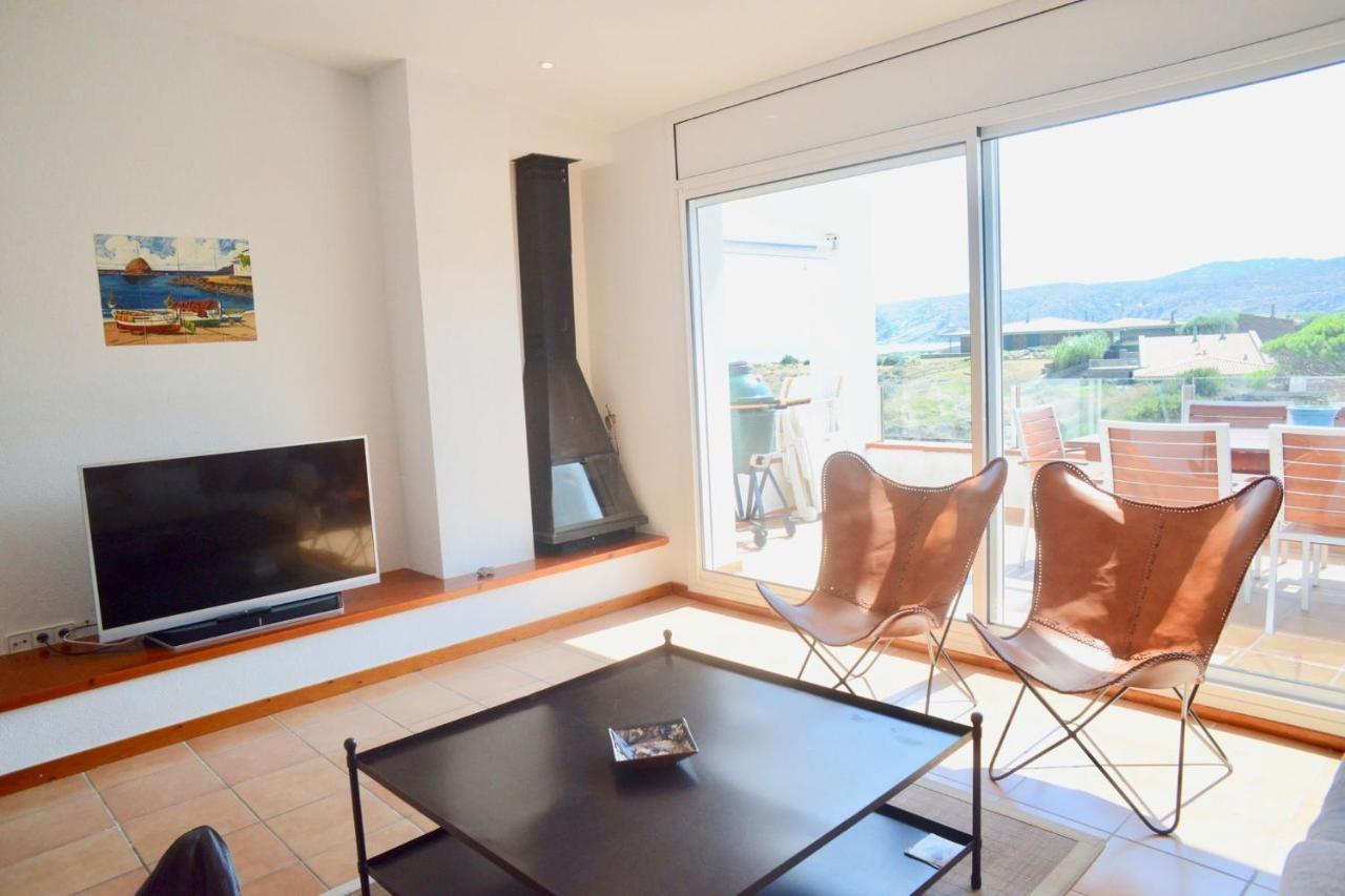 Beachfront Duplex With Terrace And Sea Views - Cadaqués Buitenkant foto