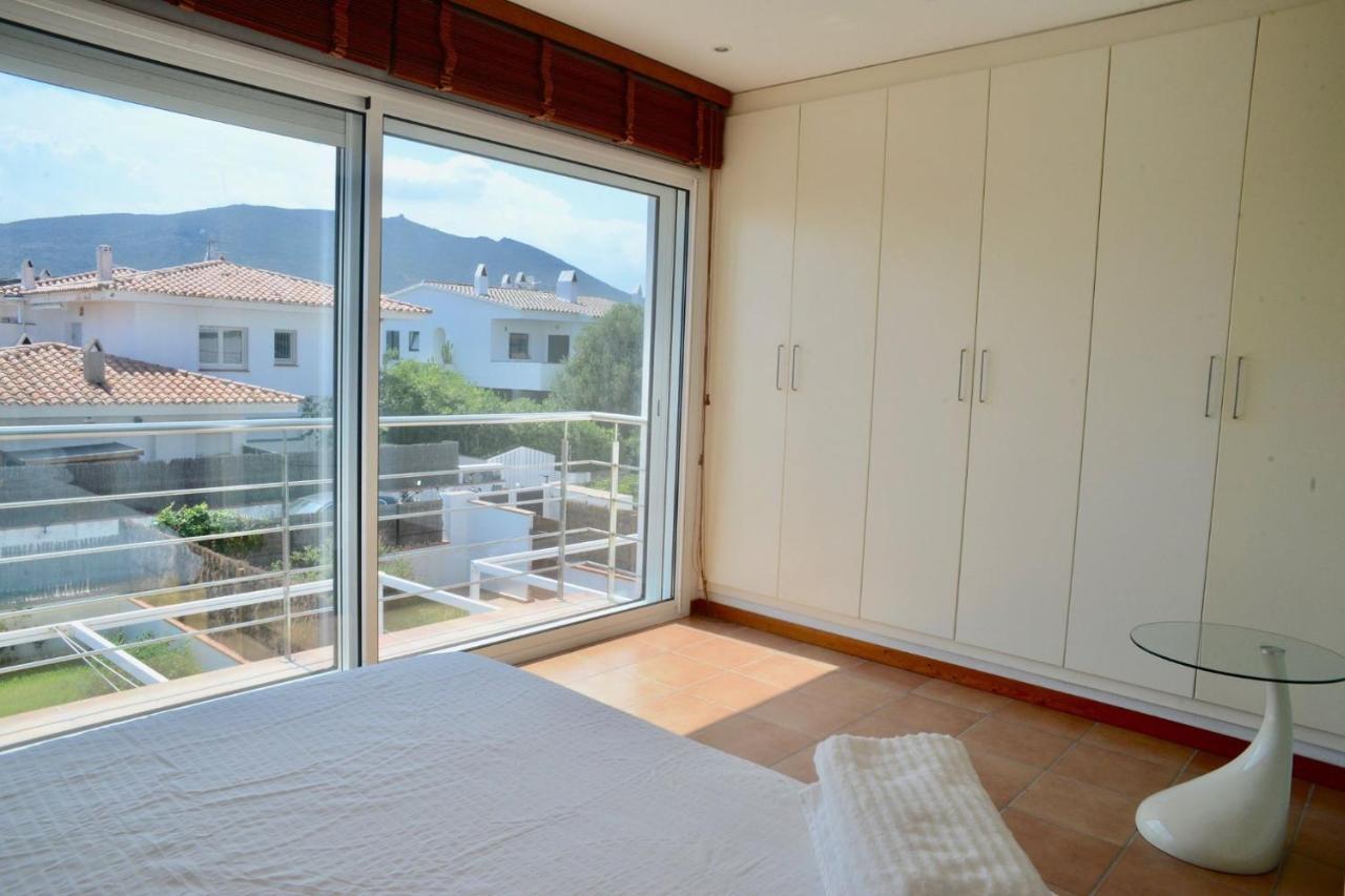 Beachfront Duplex With Terrace And Sea Views - Cadaqués Buitenkant foto