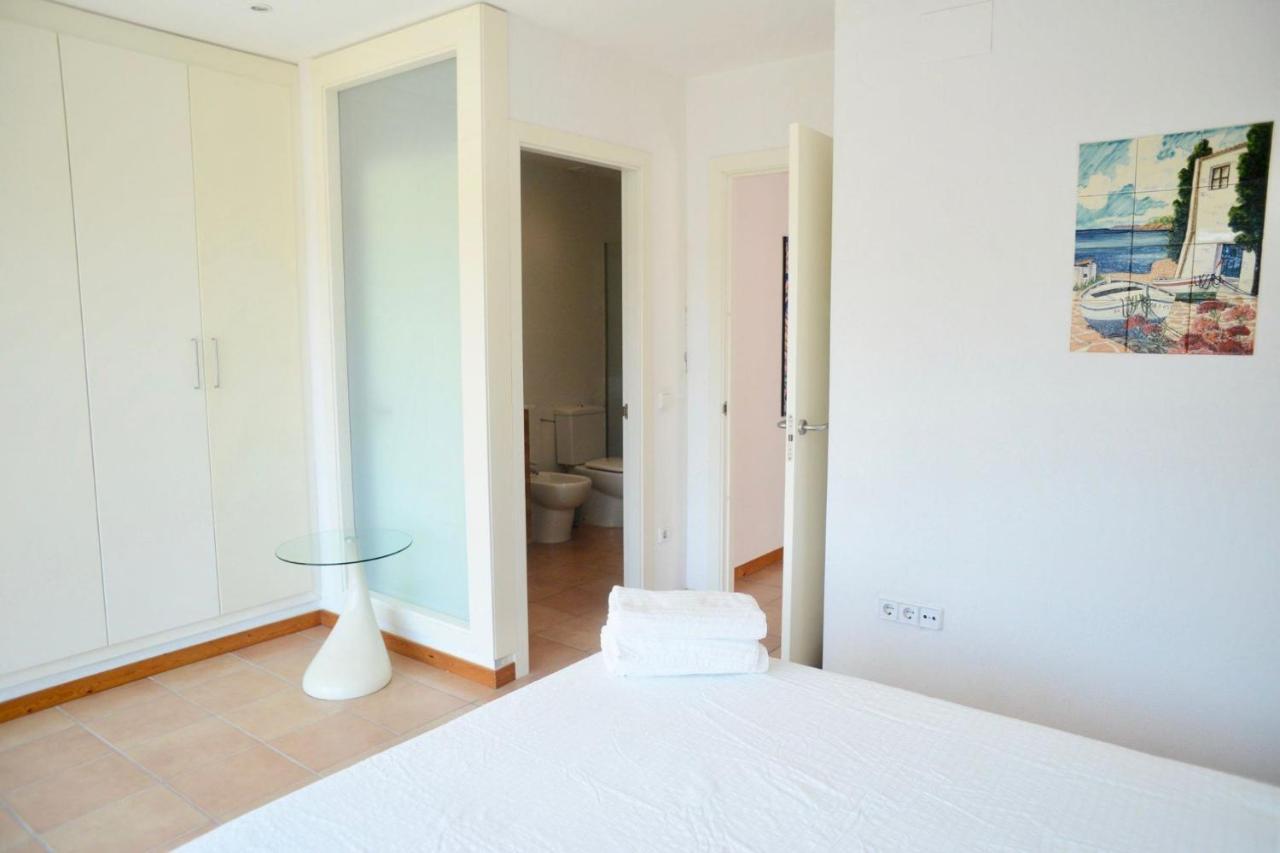 Beachfront Duplex With Terrace And Sea Views - Cadaqués Buitenkant foto