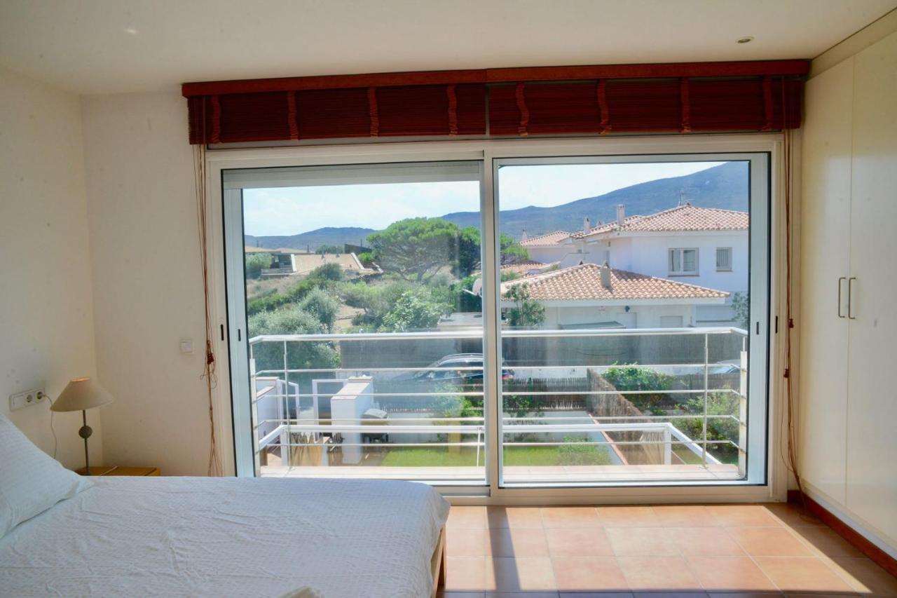 Beachfront Duplex With Terrace And Sea Views - Cadaqués Buitenkant foto