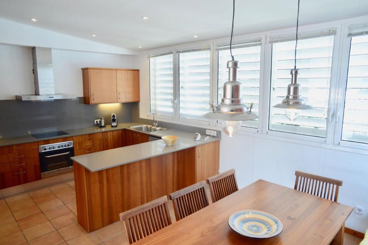 Beachfront Duplex With Terrace And Sea Views - Cadaqués Buitenkant foto