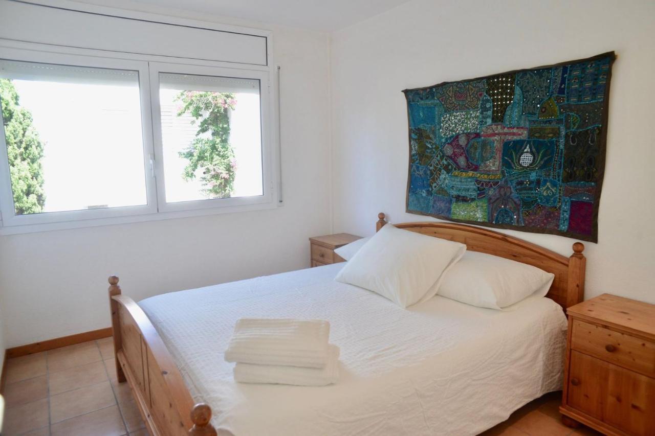 Beachfront Duplex With Terrace And Sea Views - Cadaqués Buitenkant foto